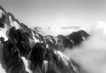 The view back towards Yari ga take